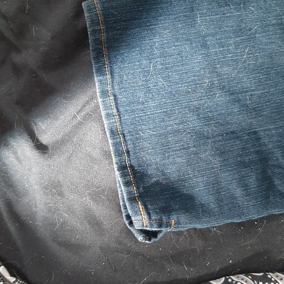 Capris - Picture 4 of 4